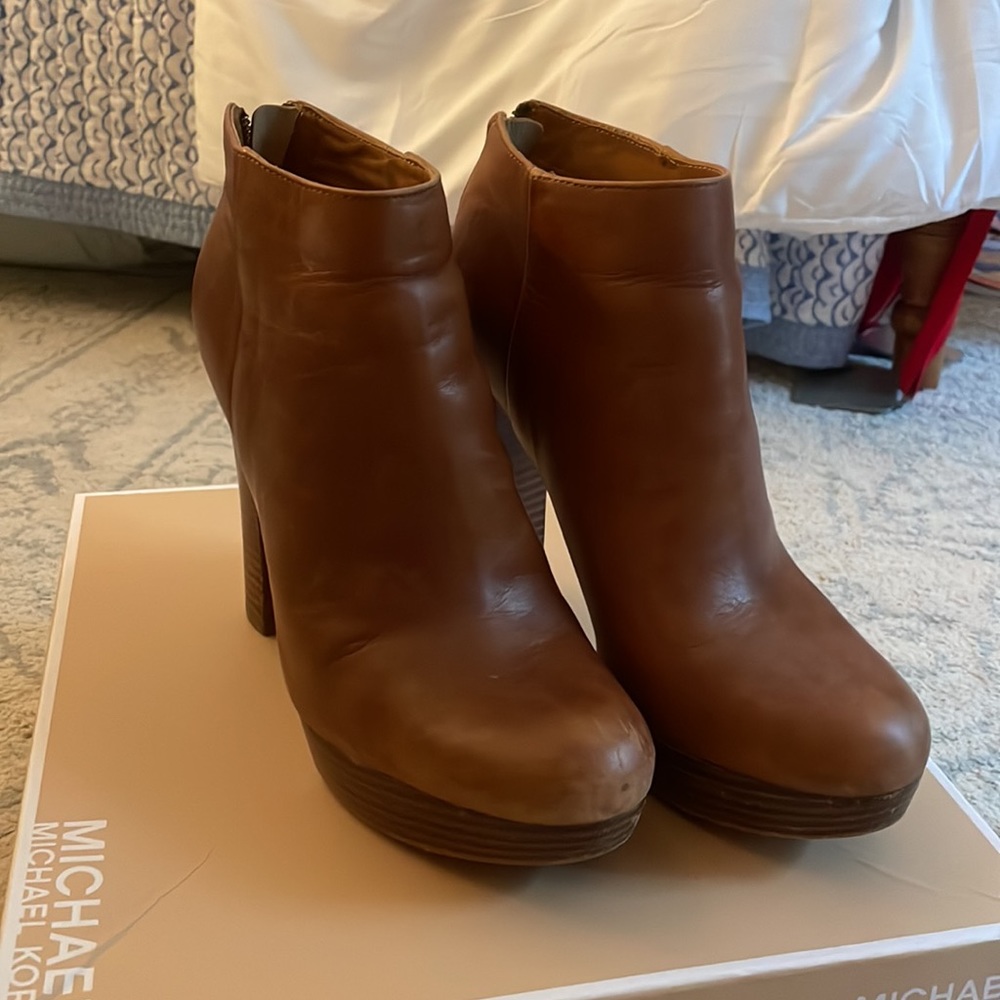 Michael Kors Luggage Lesly Boots - Picture 2 of 6